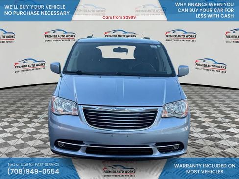 Used 2013 Chrysler Town & Country Touring FWD image 2
