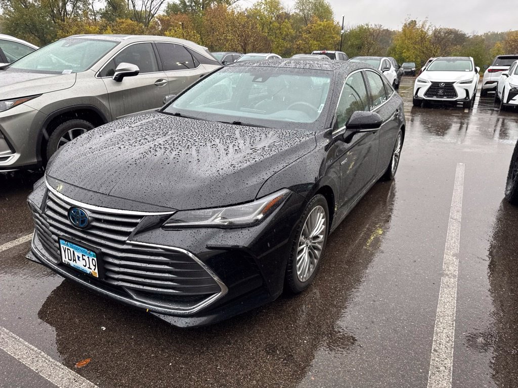 Used 2019 Toyota Avalon Limited w/ Carpet Mat Package FWD image 4