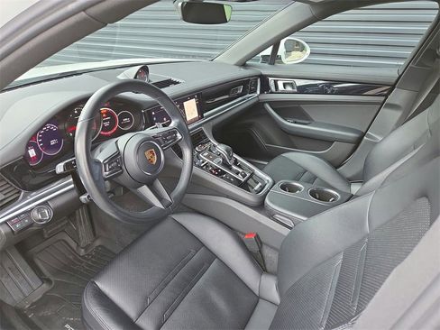Used 2022 Porsche Panamera 4 image 4
