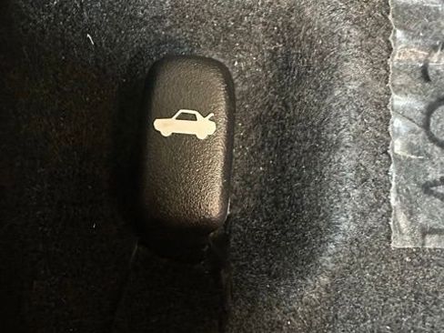 New 2025 Nissan Versa SV w/ Trunk Package image 24