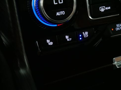 Used 2024 GMC Yukon Denali Ultimate AWD/4WD image 26