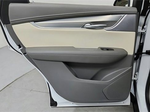 Certified 2025 Cadillac XT5 Premium Luxury w/ LPO, Floor Liner Package image 17