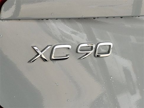 Certified 2024 Volvo XC90 B6 Ultimate w/ Lounge Package image 6
