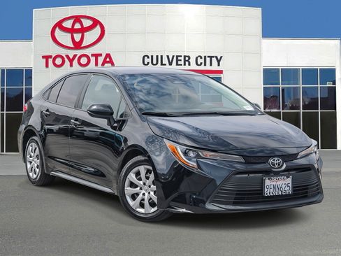 Certified 2023 Toyota Corolla LE image 1