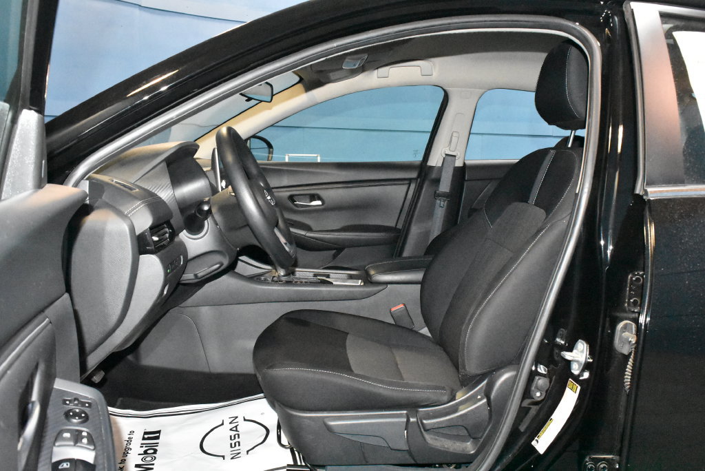 Used 2025 Nissan Sentra SV FWD image 6