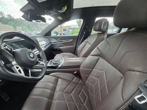 Used 2025 BMW 740i RWD image 6
