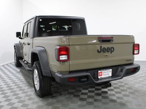 Used 2020 Jeep Gladiator Sport w/ Quick Order Package 24S image 4