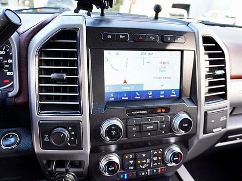 Used 2021 Ford F250 Platinum w/ FX4 Off-Road Package image 28