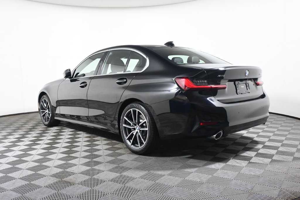 Used 2022 BMW 330i xDrive Sedan w/ Premium Package 2 AWD/4WD image 5