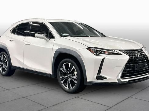 Used 2022 Lexus UX 200 w/ Accessory Package (Z1) FWD image 2