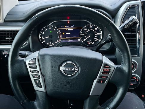 Used 2024 Nissan Titan SV w/ SV Convenience Package image 11