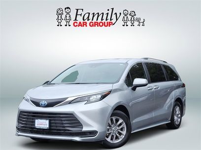 Used 2025 Toyota Sienna LE