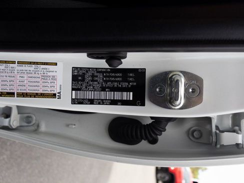 Used 2023 Toyota 4Runner Limited AWD/4WD image 38