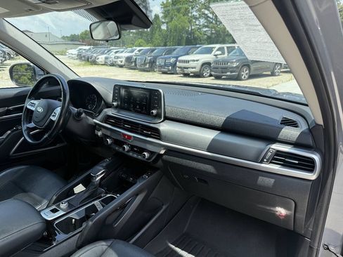 Used 2020 Kia Telluride S w/ S 8 Passenger Seating Package FWD image 32