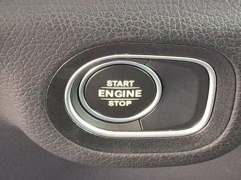 Used 2024 Mercedes-Benz GLE 450e 4MATIC image 24