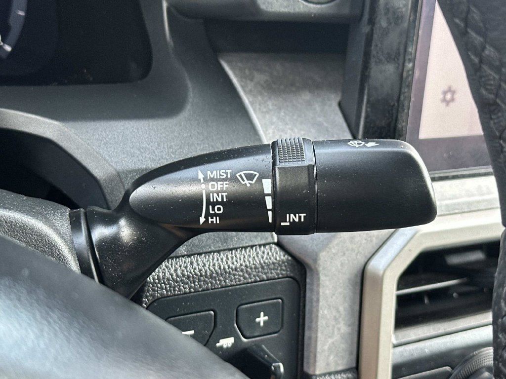 Used 2025 Toyota Tacoma 4x4 Double Cab Hybrid image 32