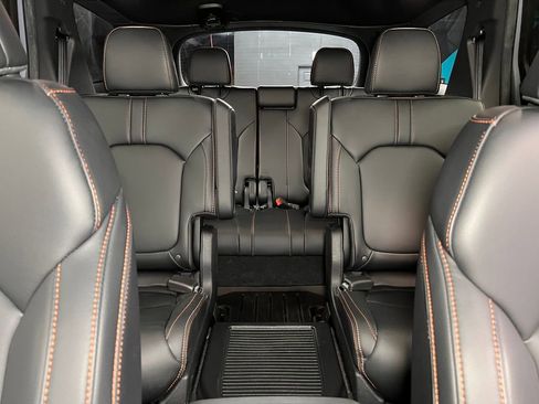 Used 2025 Honda Pilot TrailSport image 29