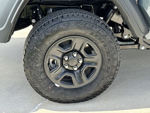 Used 2026 Jeep Gladiator Sport image 14