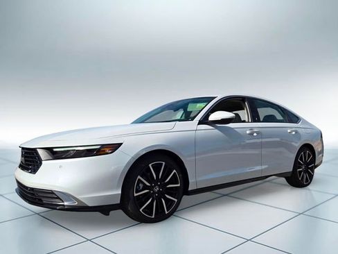 New 2026 Honda Accord Touring image 2