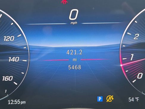Used 2026 Mercedes-Benz GLC 300 4MATIC image 9