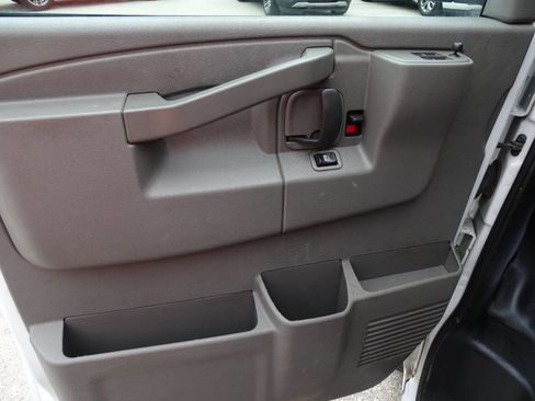 Used 2019 GMC Savana 3500 Extended w/ Driver Convenience Package image 13