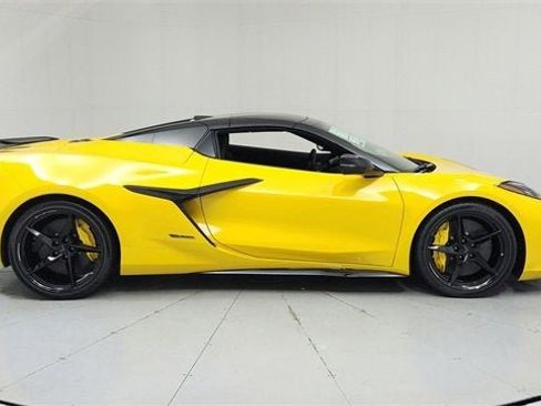 New 2025 Chevrolet Corvette E-Ray w/ Battery Protection Package image 6