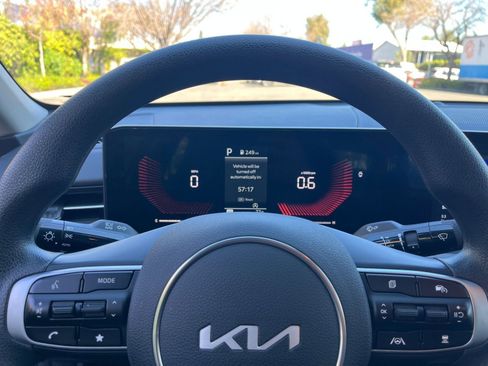 Used 2025 Kia K5 LXS image 27