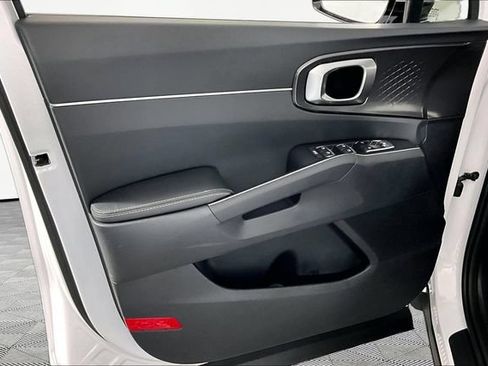Certified 2026 Kia Sorento LX FWD image 19