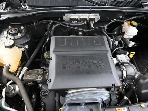 Used 2010 Ford Escape Limited AWD/4WD image 16
