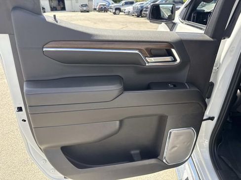 Used 2024 Chevrolet Silverado 1500 High Country w/ High Country Premium Package AWD/4WD image 16