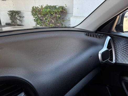 Used 2025 Kia Soul LX w/ LX Technology Package FWD image 33
