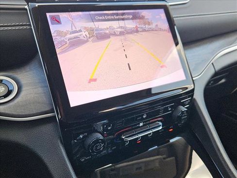 Used 2022 Jeep Grand Cherokee L Limited w/ Trailer Tow Group (B) image 13