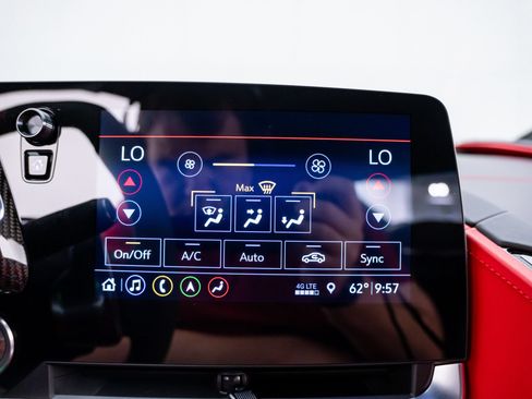Used 2020 Chevrolet Corvette Stingray Premium Cpe w/ 3LT Preferred Equipment Group RWD image 23