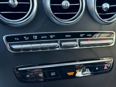 Used 2022 Mercedes-Benz GLC 300 image 24