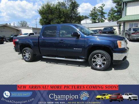 Used 2010 GMC Sierra 1500 SLT w/ SLT Convenience Package AWD/4WD image 3