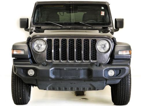 Used 2024 Jeep Wrangler Unlimited Sport AWD/4WD image 2