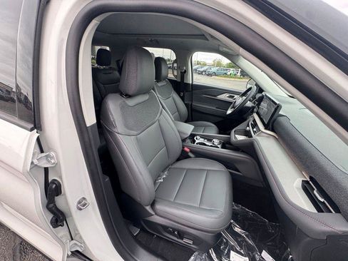 New 2026 Ford Explorer Active w/ Active Comfort Package AWD/4WD image 18