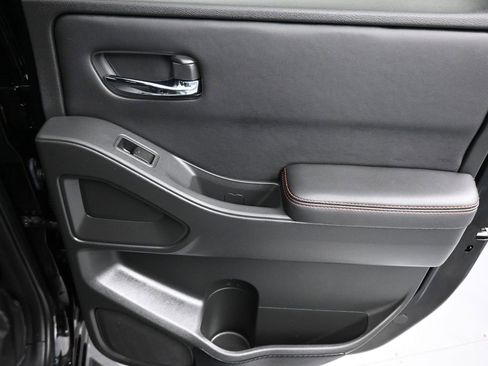 Used 2023 Nissan Frontier PRO-4X w/ Technology Package image 39