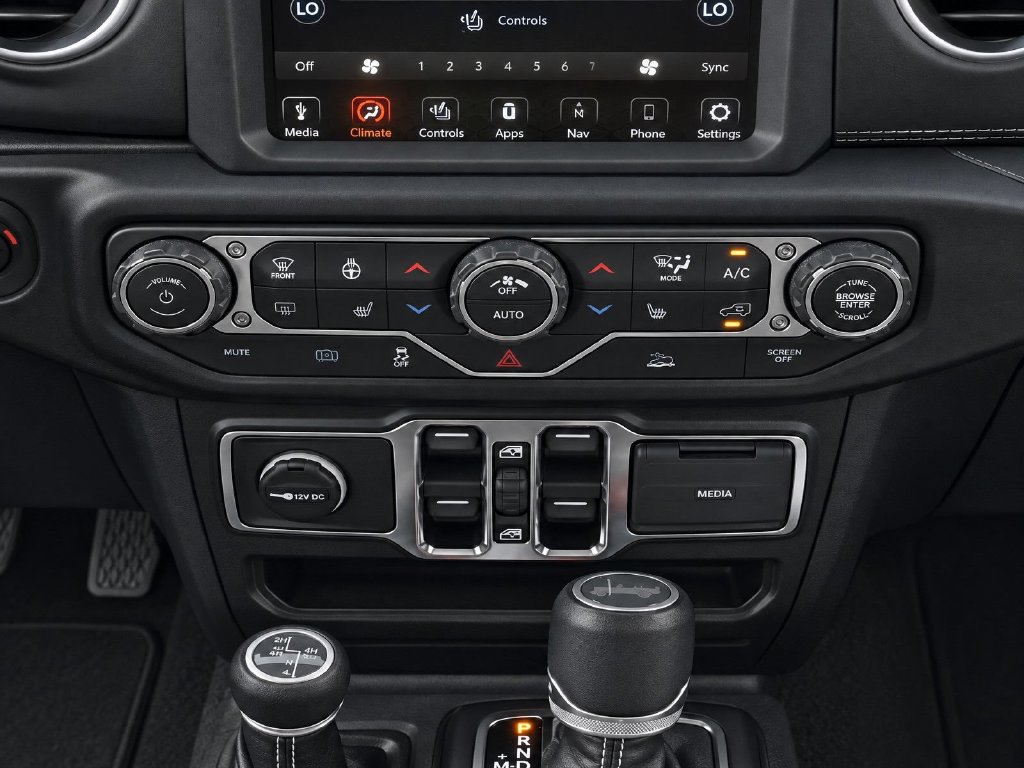 Used 2022 Jeep Wrangler Unlimited Sahara w/ Cold Weather Group AWD/4WD image 24
