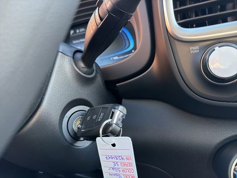 New 2026 Hyundai Venue SE image 31