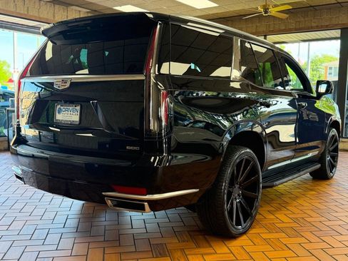 Used 2021 Cadillac Escalade Luxury AWD/4WD image 9