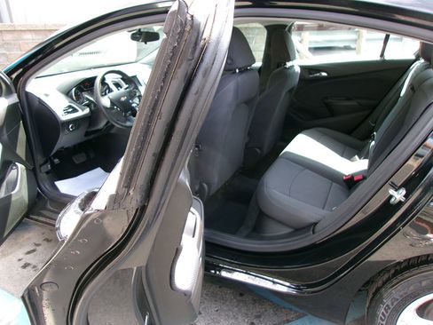 Used 2019 Chevrolet Cruze LT w/ Convenience Package image 12