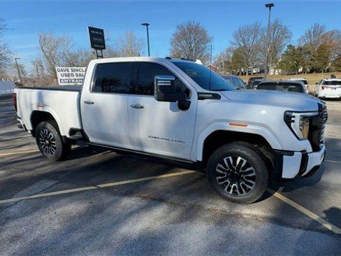 Used 2025 GMC Sierra 2500 Denali Ultimate image 2