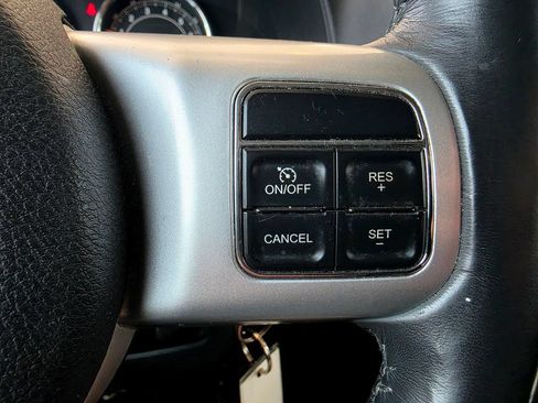 Used 2017 Jeep Compass Latitude AWD/4WD image 21