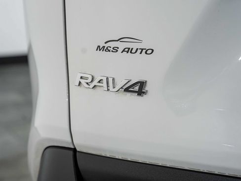 Used 2024 Toyota RAV4 LE AWD/4WD image 11