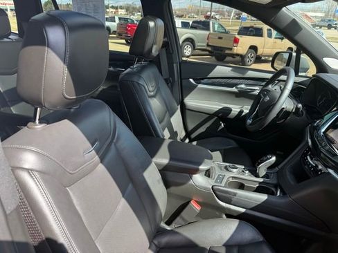 Used 2025 Cadillac XT6 Premium Luxury AWD/4WD image 29