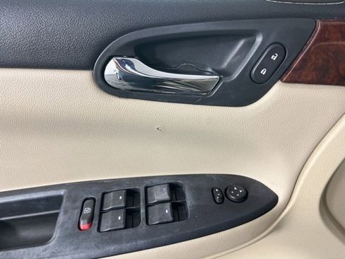 Used 2011 Chevrolet Impala LT w/ Luxury Edition Package image 24