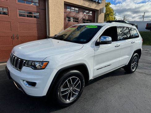 Used 2017 Jeep Grand Cherokee Limited image 2