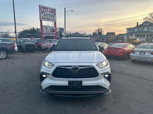 Used 2021 Toyota Highlander Platinum image 3