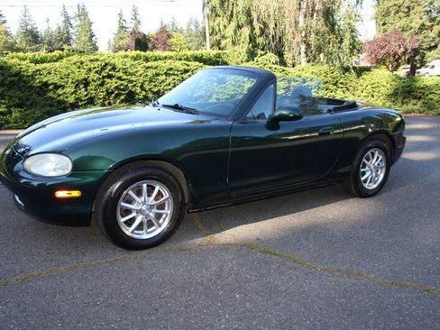 Used 1999 MAZDA MX-5 Miata RWD image 1